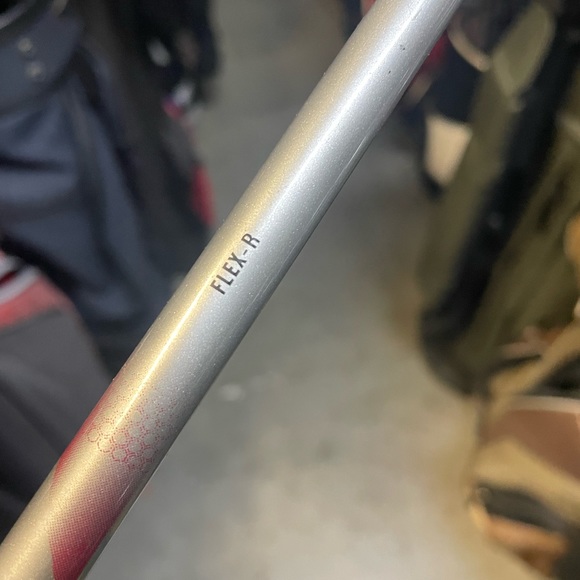 Naples Bay Hybrid Iron In RH / graphite shaft in regular flex - Picture 3 of 6